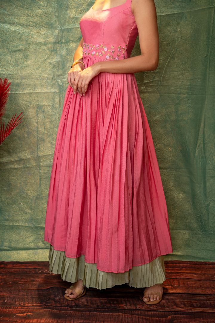 Pink embroidery crepe dress
